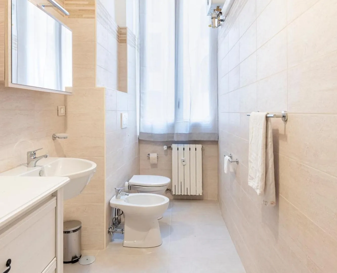 Hostly - Michelangelo Suite Midtown-Center Of Rome Apartment