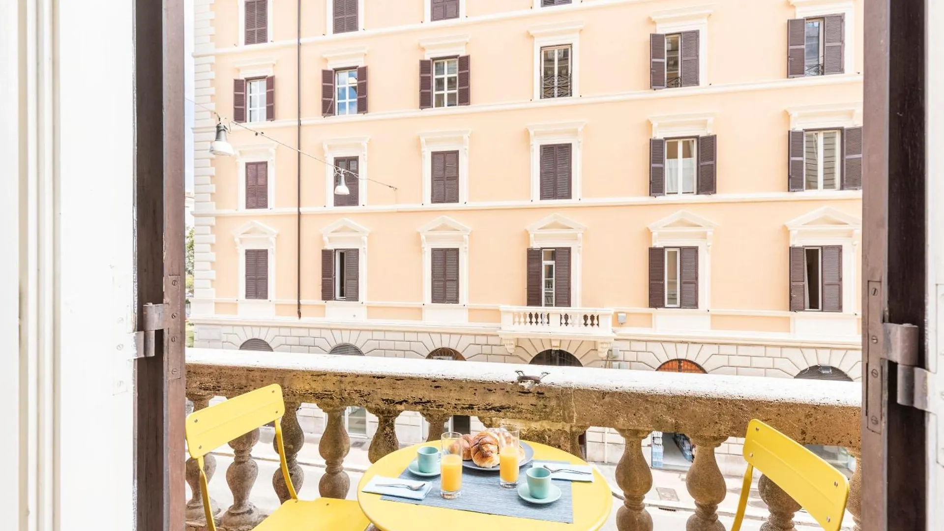 Hostly - Michelangelo Suite Midtown-Center Of Rome Apartment